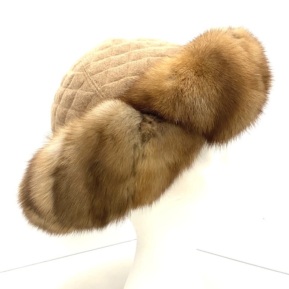 deCarlis Women's Fox Fur Roller Hat - Picture 2 of 12